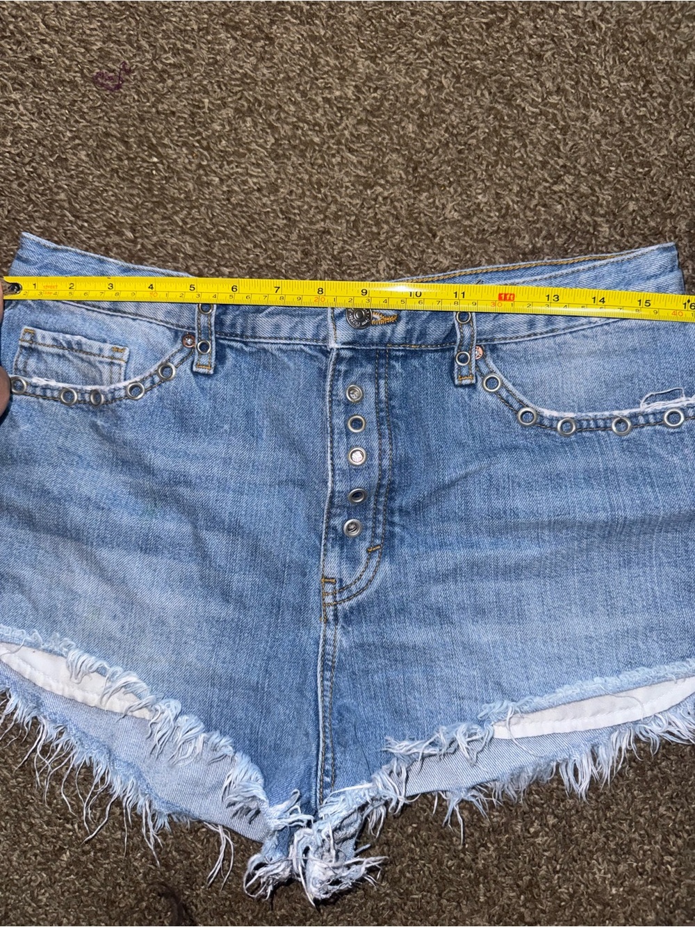 Free People Barcelona Nights Short Size 31 Mid Rise Denim Shorts Grommet Detail - Picture 6 of 8